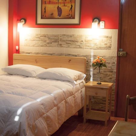 Hotel Savoy Ика Екстериор снимка