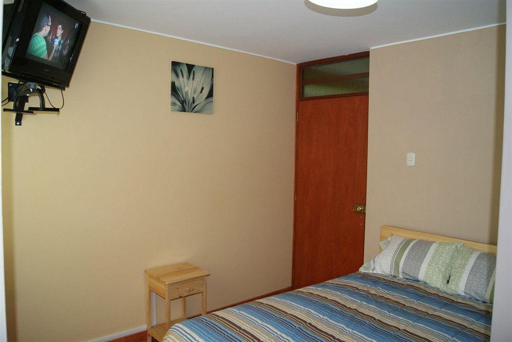 Hotel Savoy Ика Екстериор снимка