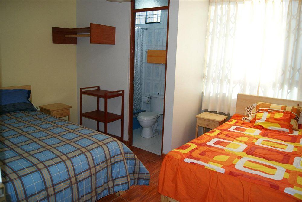 Hotel Savoy Ика Екстериор снимка
