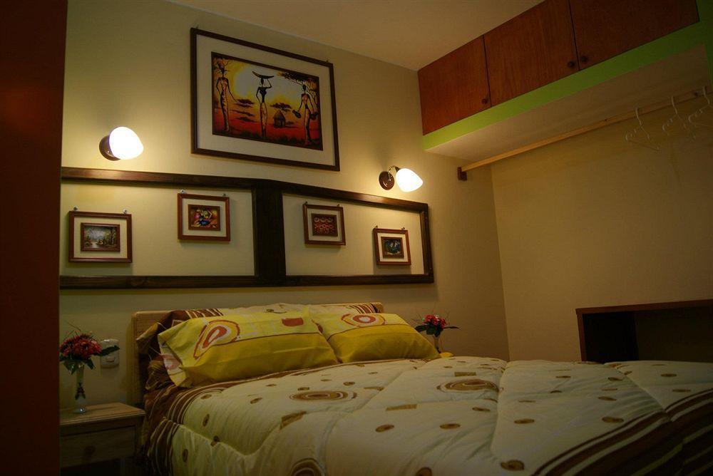 Hotel Savoy Ика Екстериор снимка