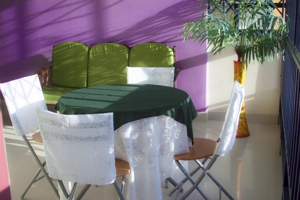 Hotel Savoy Ика Екстериор снимка