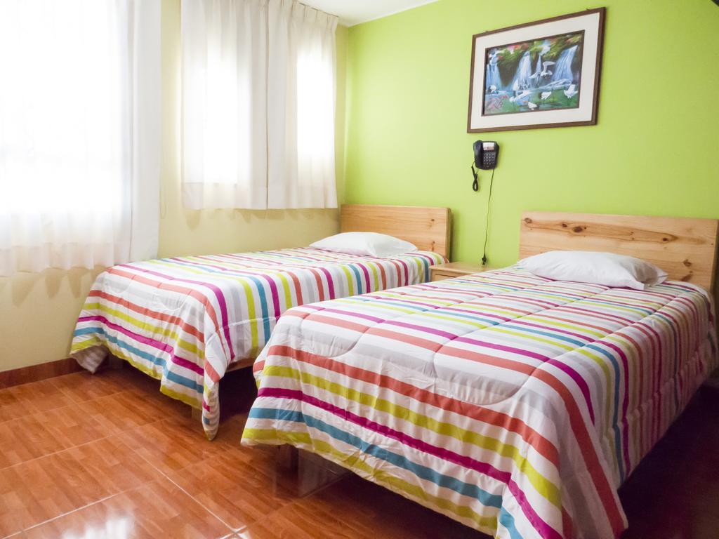 Hotel Savoy Ика Екстериор снимка