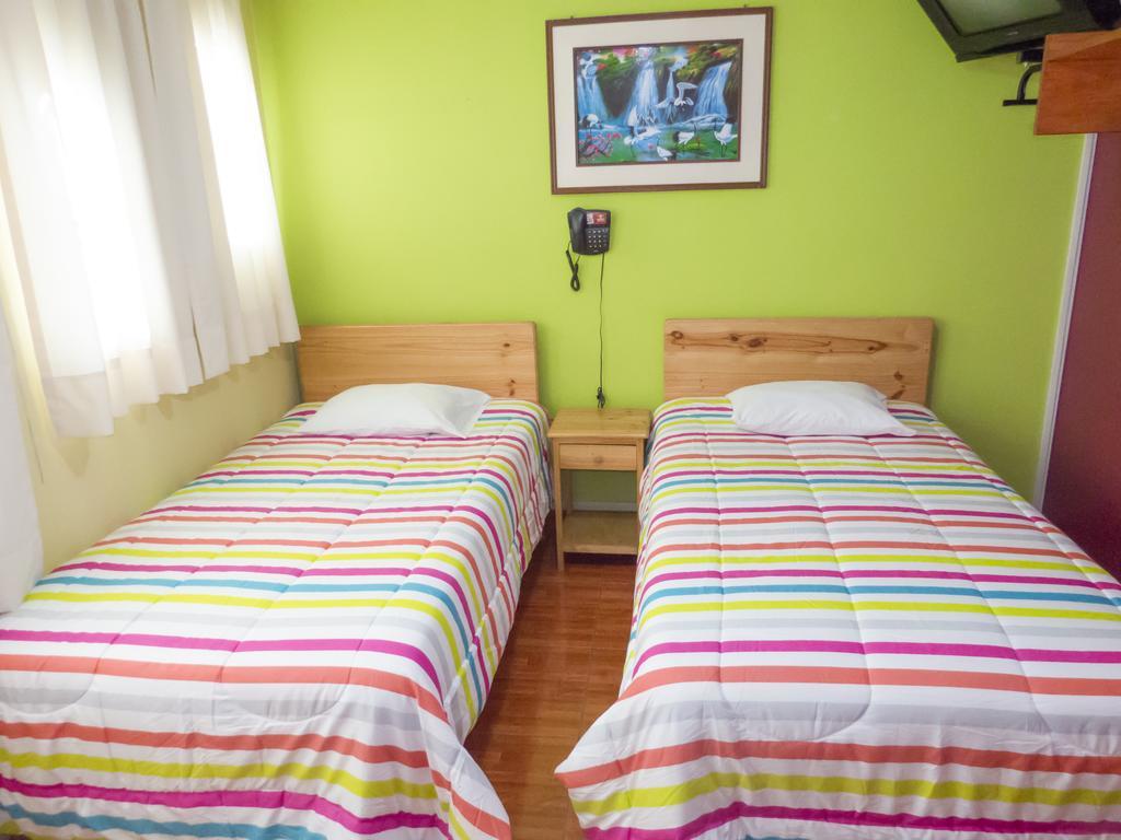 Hotel Savoy Ика Екстериор снимка