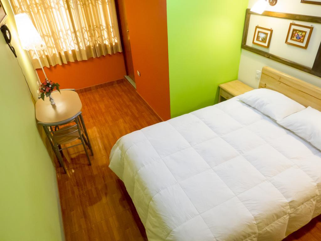 Hotel Savoy Ика Екстериор снимка
