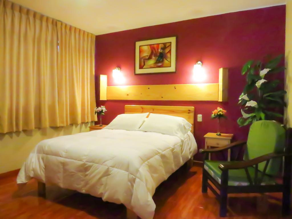 Hotel Savoy Ика Екстериор снимка