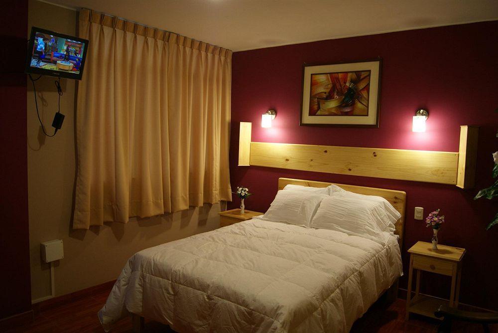 Hotel Savoy Ика Екстериор снимка