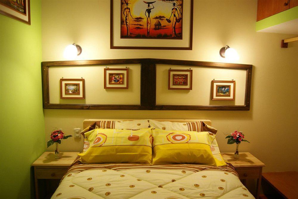 Hotel Savoy Ика Екстериор снимка