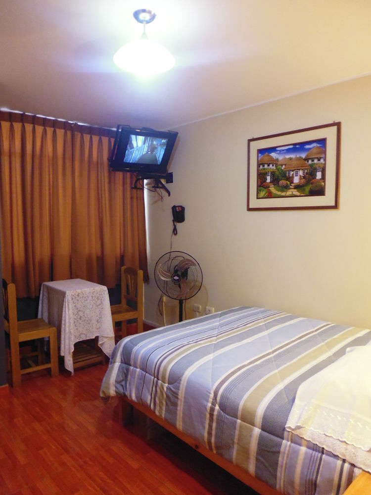 Hotel Savoy Ика Екстериор снимка