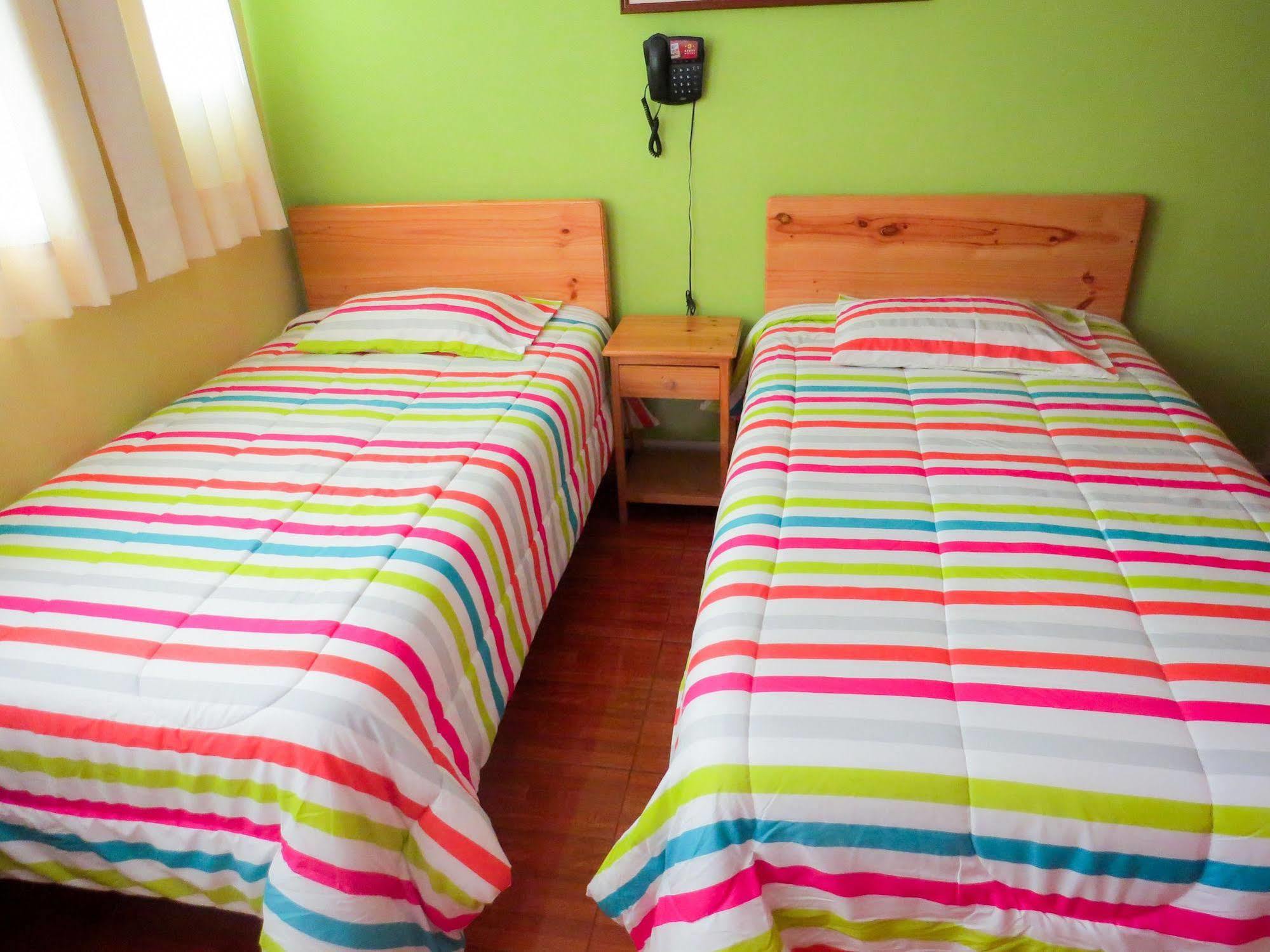 Hotel Savoy Ика Екстериор снимка