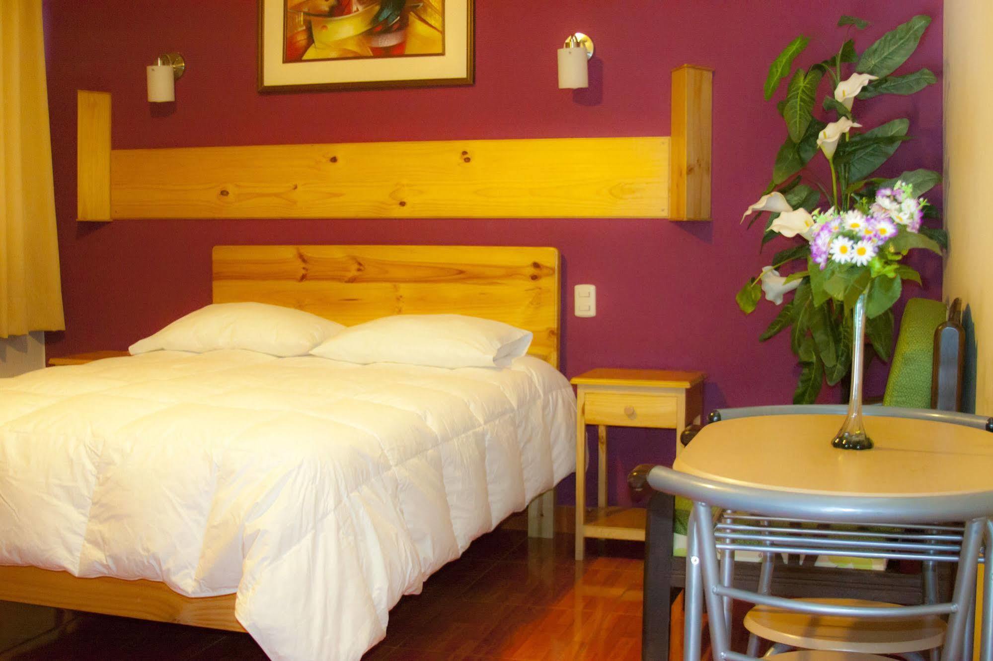 Hotel Savoy Ика Екстериор снимка